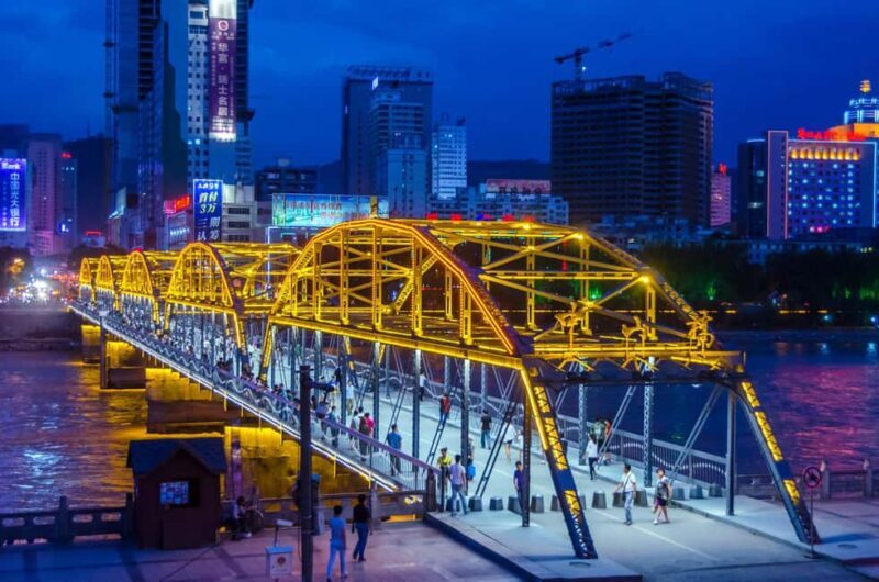 Lanzhou: Yellow River Stone Forest Park Day Trip - The Experience of the Guides