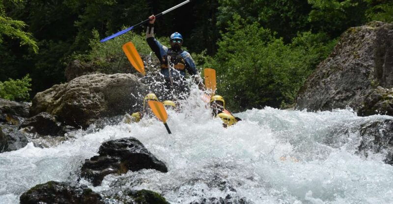 lao-river-11-km-classic-rafting-medium-descent