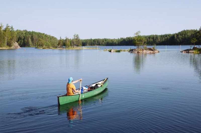 lapland-canoeing-trip-with-reindeer-and-husky-farm-tour