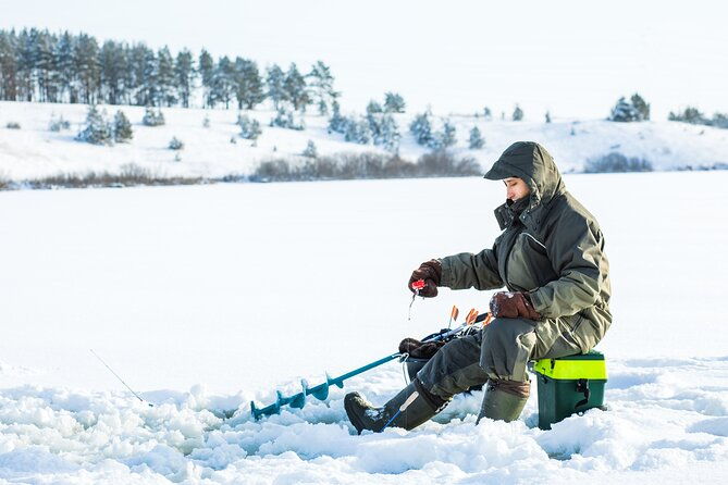 lapland-ice-fishing-experience-from-rovaniemi