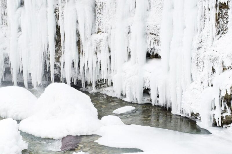lapland-the-frozen-waterfalls-of-korouoma-tour