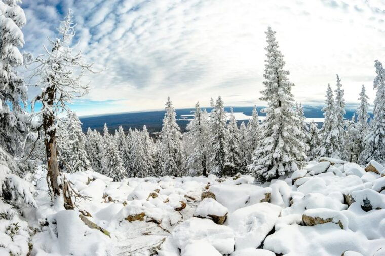 lapland-the-frozen-waterfalls-of-korouoma-tour