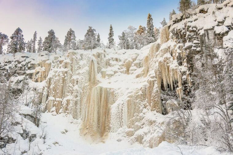 lapland-the-frozen-waterfalls-of-korouoma-tour