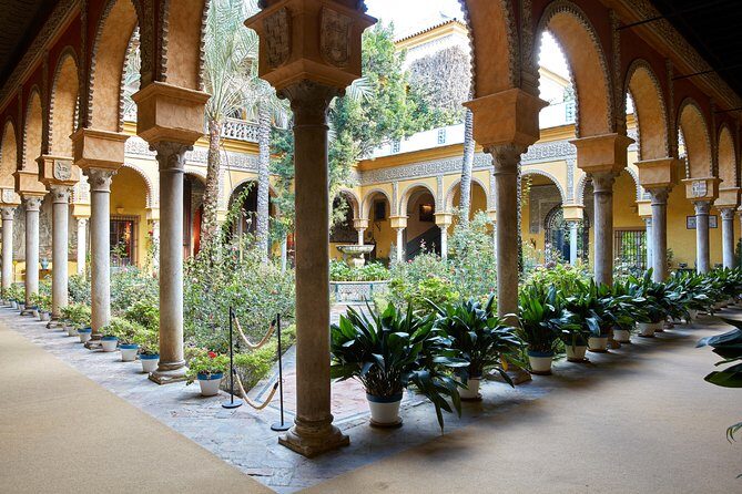 "Las Dueñas" Palace ticket + Audioguide - A Closer Look at the Experience