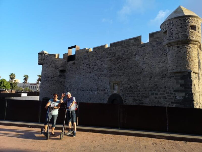 las-palmas-city-harbor-and-beach-walking-tour