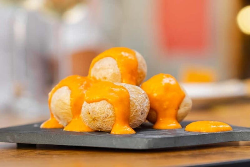 Las Palmas: Gourmet Tapas and Wine Tour in the Old Town - What You Receive and What You Should Expect