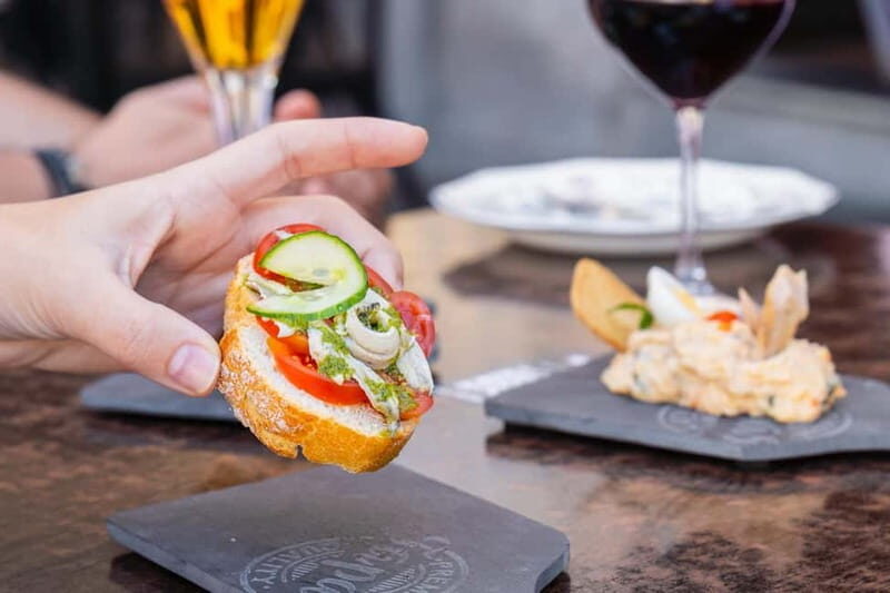 Las Palmas: Gourmet Tapas and Wine Tour in the Old Town - Who Will Love This Experience?