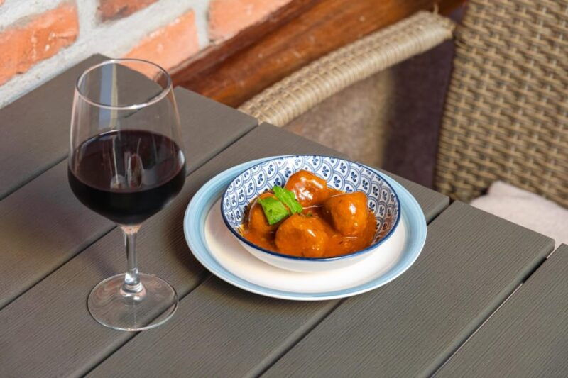 las-palmas-gourmet-tapas-and-wine-tour-in-the-old-town