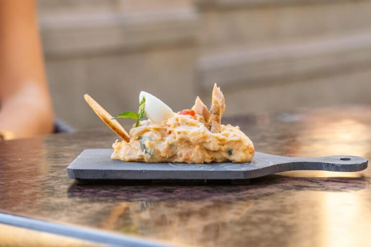 las-palmas-gourmet-tapas-and-wine-tour-in-the-old-town