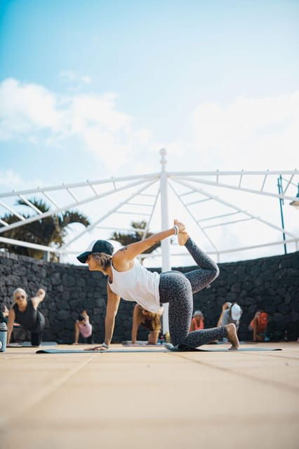 las-palmas-outdoor-yoga-class-with-ocean-views