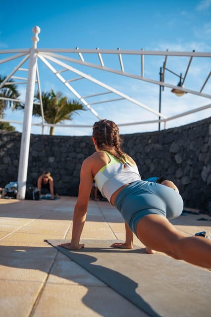 las-palmas-outdoor-yoga-class-with-ocean-views