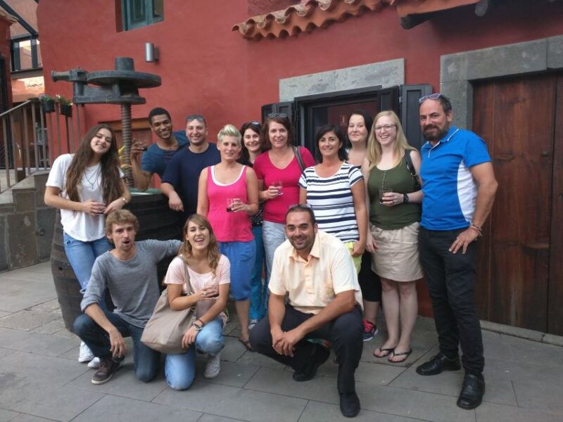 las-palmas-private-old-city-guided-walking-tour-with-tapas