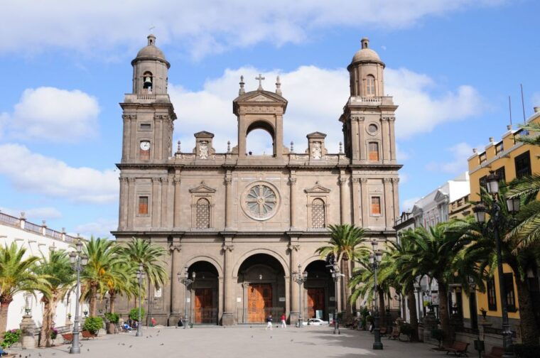 las-palmas-private-old-city-guided-walking-tour-with-tapas
