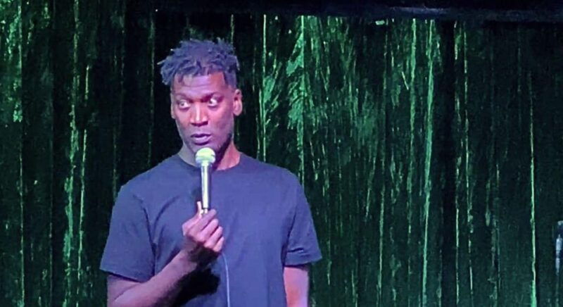 las-vegas-big-black-comedy-show-with-drink