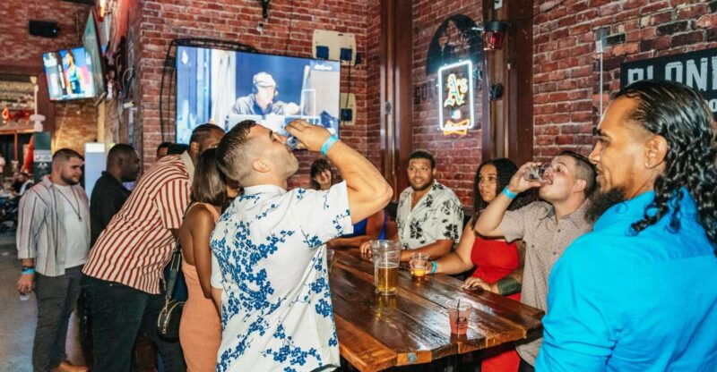 las-vegas-club-crawl-and-party-bus-with-free-drinks