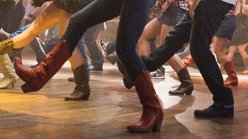 Las Vegas: Country Bar Crawl by Party Bus w/ Mixed Drinks - A Closer Look at the Experience