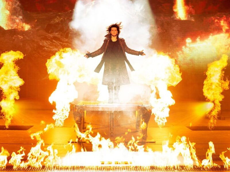 las-vegas-criss-angel-mindfreak-show-at-planet-hollywood