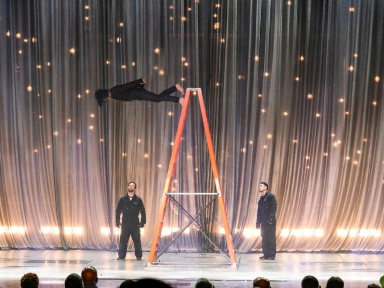 las-vegas-criss-angel-mindfreak-show-at-planet-hollywood