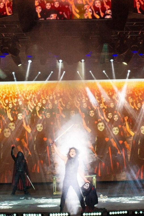 las-vegas-criss-angel-mindfreak-show-at-planet-hollywood
