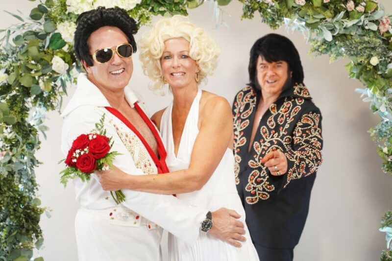 las-vegas-elvis-themed-wedding-with-limousine
