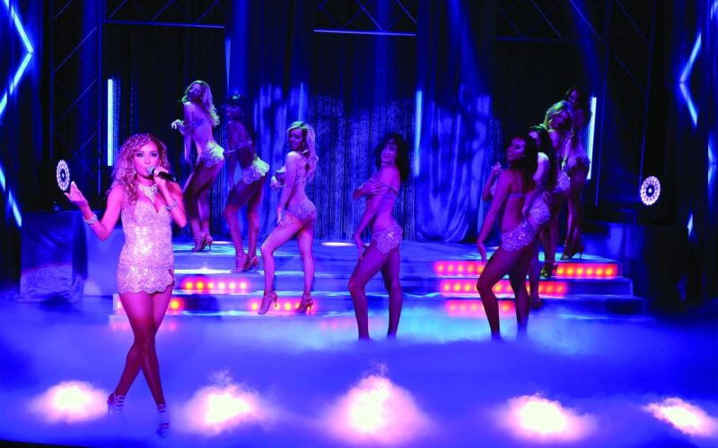 las-vegas-fantasy-burlesque-show-at-luxor-hotel-casino