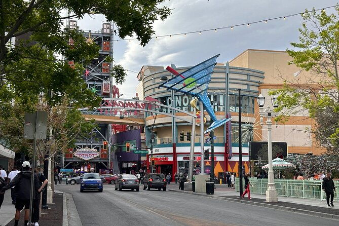 las-vegas-fremont-east-food-tour-by-taste-buzz