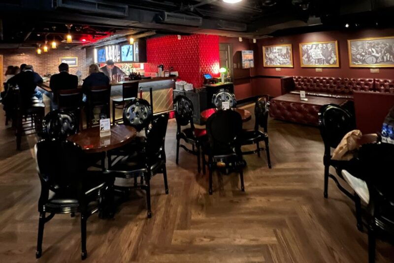 las-vegas-fremont-experience-guided-walking-tour-drinks