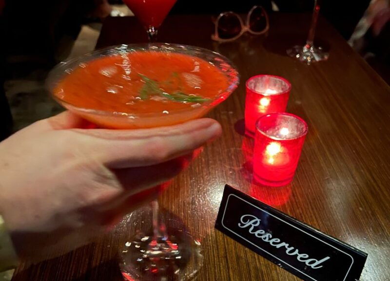 las-vegas-fremont-experience-guided-walking-tour-drinks