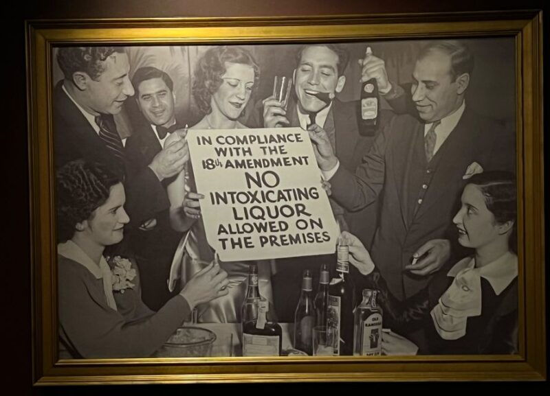 las-vegas-fremont-experience-guided-walking-tour-drinks