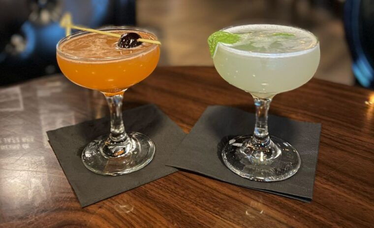 las-vegas-fremont-experience-guided-walking-tour-drinks