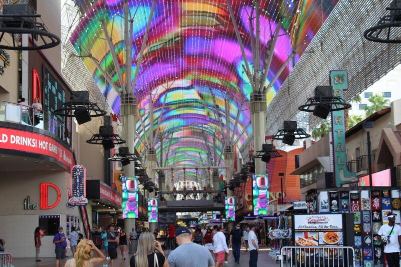 las-vegas-fremont-street-experience-downtown-walking-tour