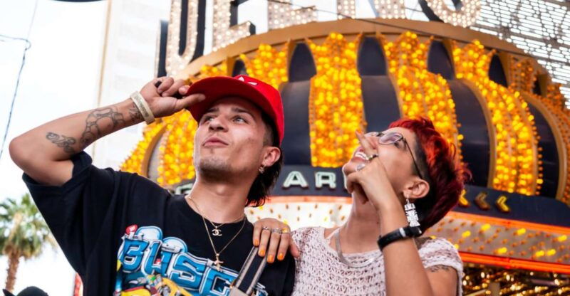 las-vegas-fremont-street-experience-downtown-walking-tour