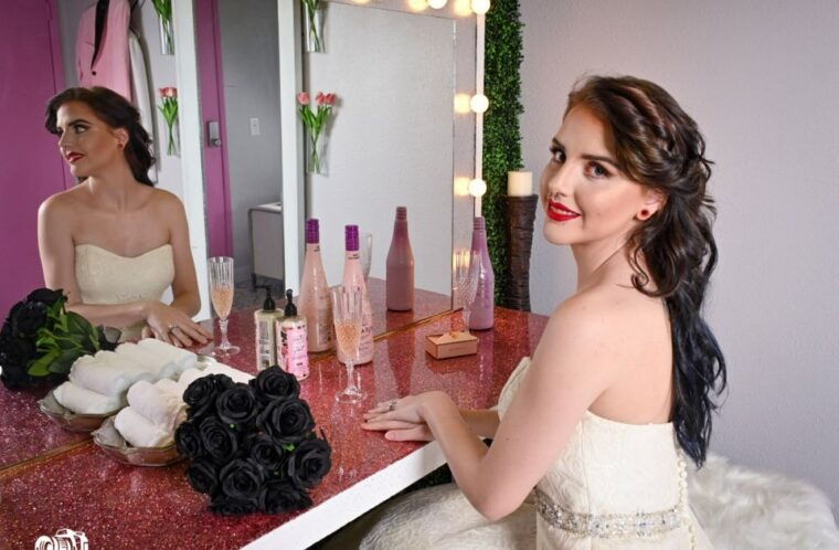 las-vegas-gothic-chapel-wedding-with-photography-included