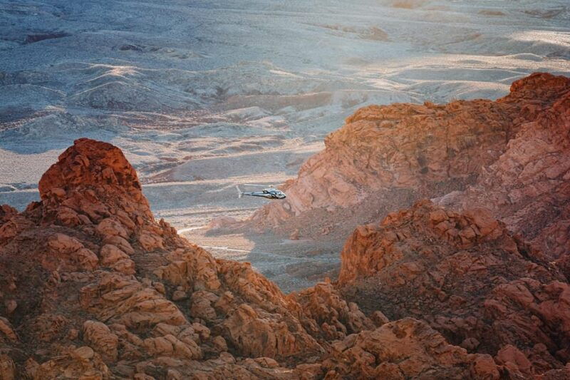 las-vegas-grand-canyon-heli-tour-and-valley-of-fire-landing
