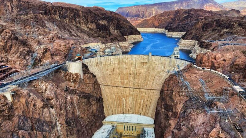 las-vegas-hoover-dam-and-seven-magic-mountains-tour