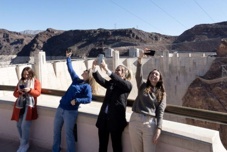 las-vegas-hoover-dam-tour-with-american-style-hot-breakfast