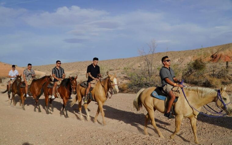 las-vegas-horseback-riding-tour-with-lunch
