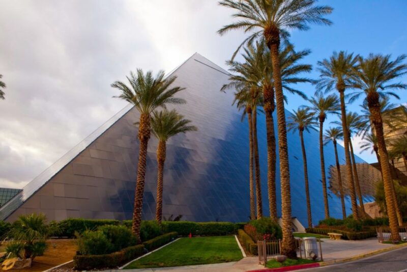 las-vegas-las-vegas-strip-night-tour-with-spanish-guide