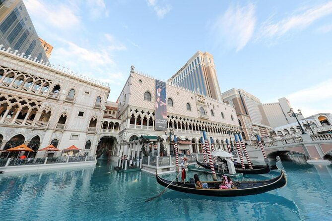 las-vegas-night-flight-by-helicopter-with-lunch-at-buddy-vs-at-venetian-resort