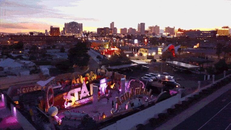 las-vegas-night-helicopter-flight-and-neon-museum-tour