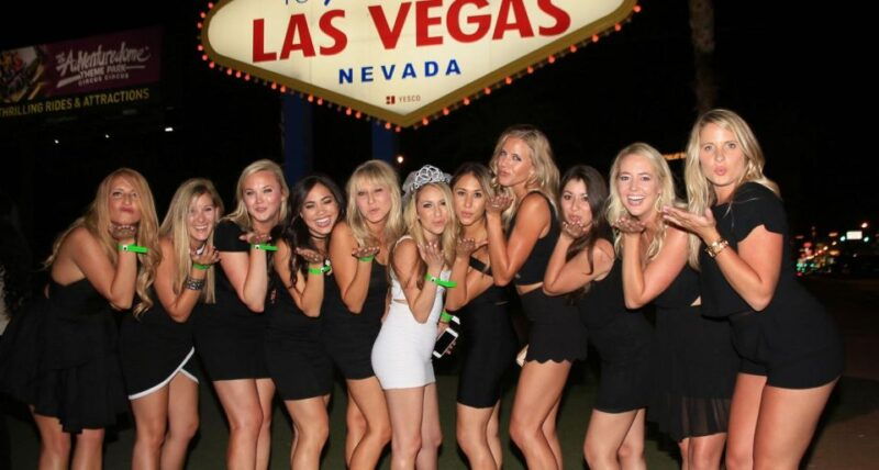 las-vegas-nightclub-and-bar-crawl-with-party-bus-and-drinks