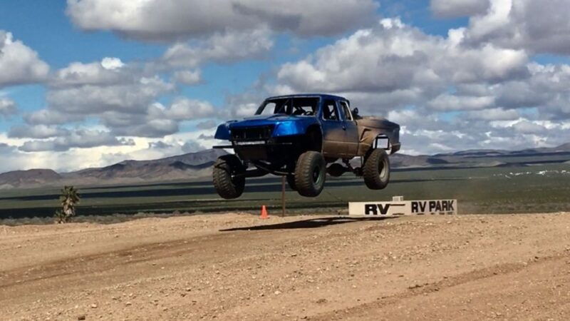 las-vegas-off-road-racing-experience-on-professional-track