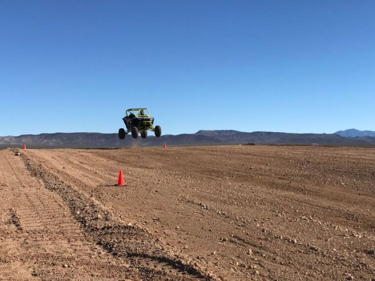 las-vegas-off-road-racing-experience-on-professional-track