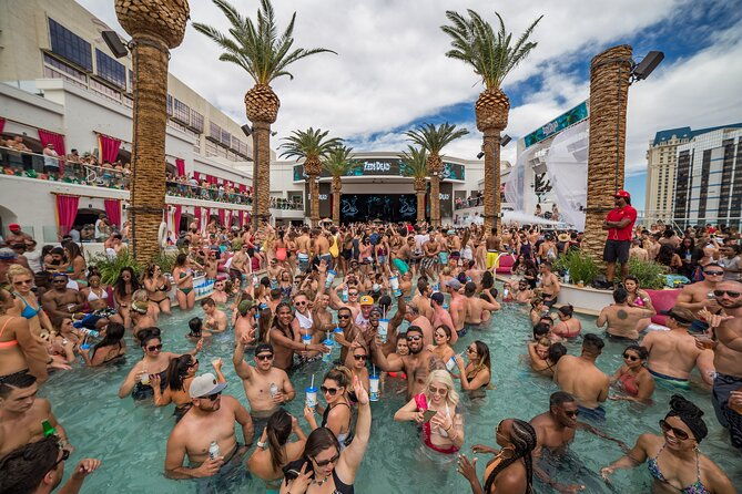 las-vegas-party-bus-day-club-crawl