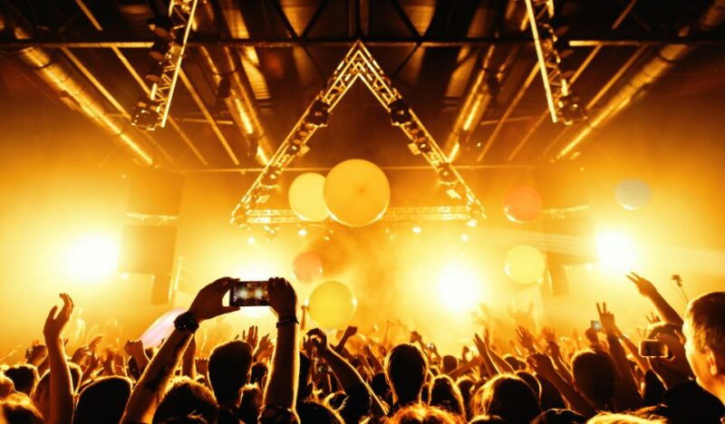 las-vegas-party-bus-nightclub-crawl