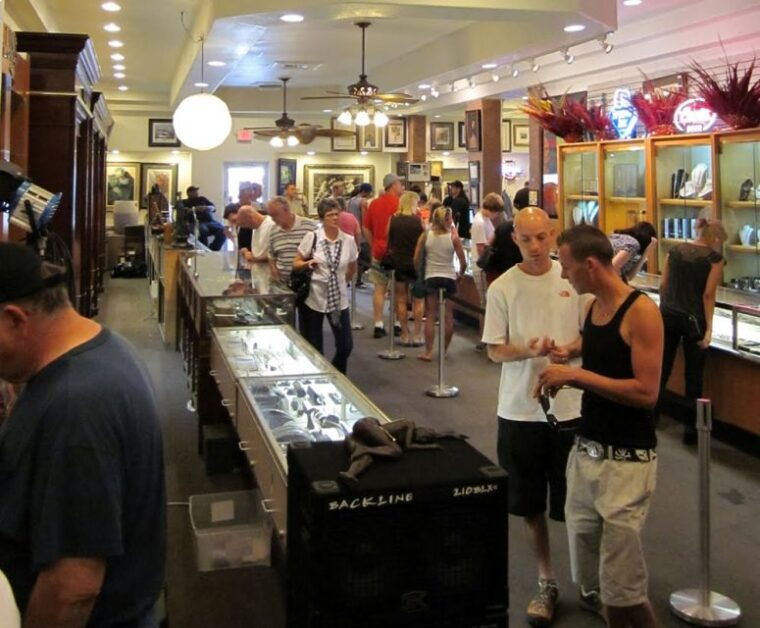 las-vegas-pawn-stars-counts-kustoms-shelby-american-tour