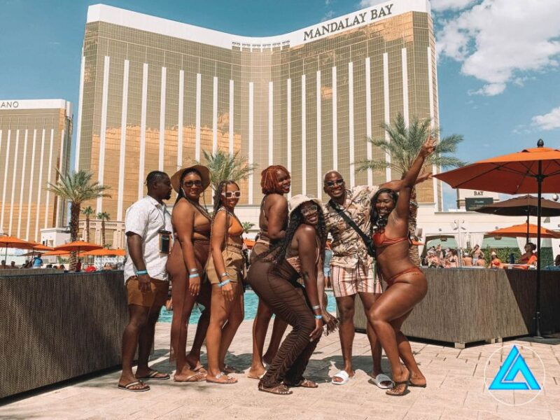 las-vegas-pool-crawl-with-free-drinks-on-the-party-bus