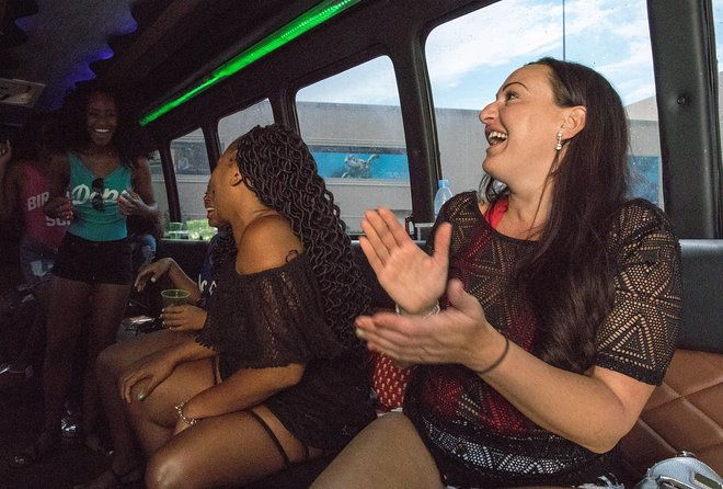 las-vegas-pool-party-tour-2