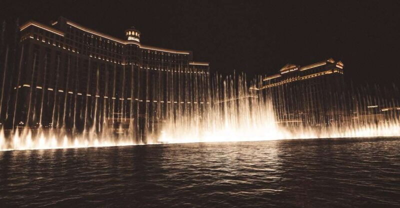 las-vegas-private-las-vegas-strip-city-tour-at-night