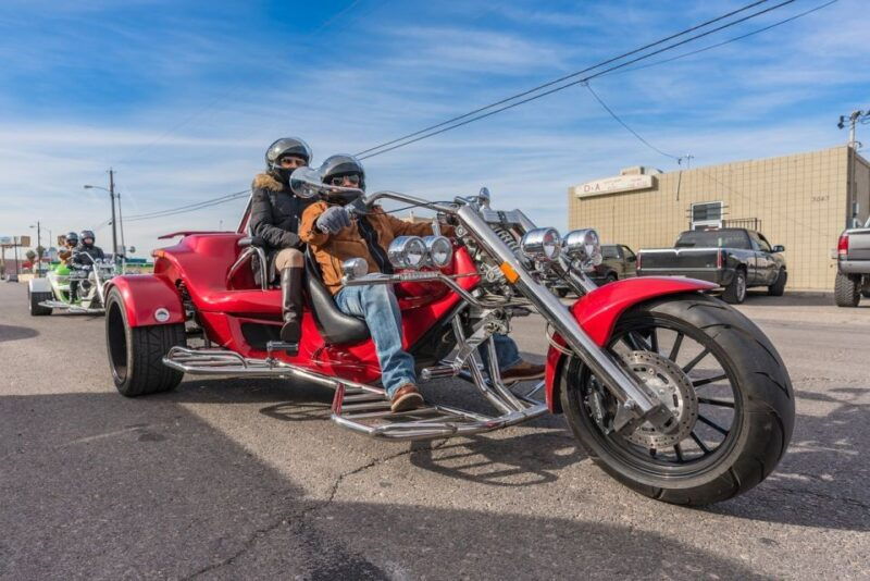 las-vegas-red-rock-canyon-and-las-vegas-strip-trike-tour